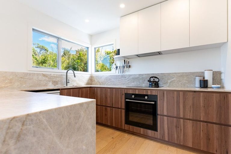 Photo of property in 18 Hastings Road, Mairangi Bay, Auckland, 0630