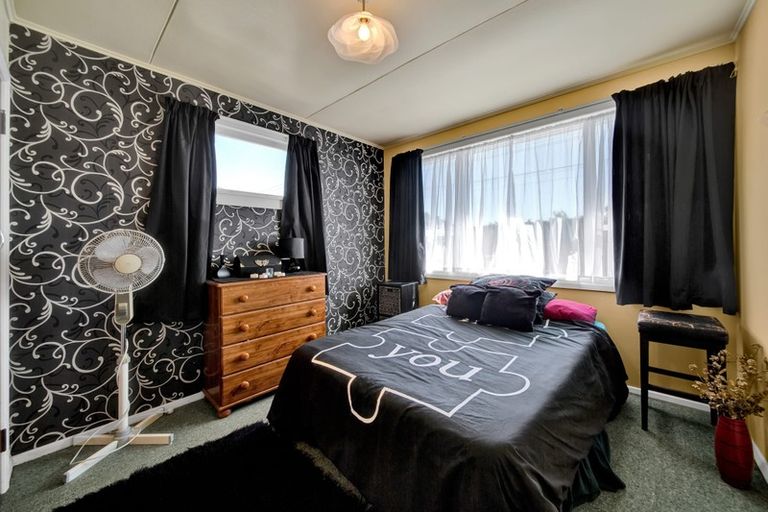 Photo of property in 9 Manawapou Road, Hawera, 4610