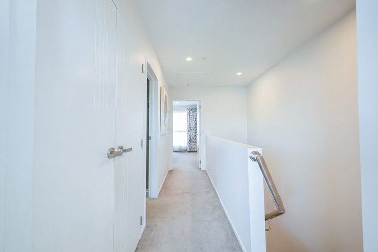Photo of property in 2/21 Podgora Avenue, Kumeu, 0810