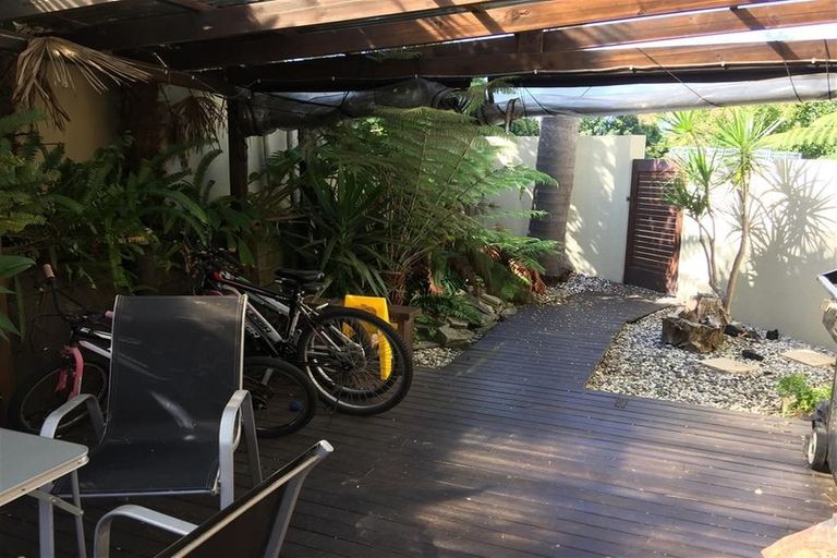 Photo of property in 40 Lyons Avenue, Murrays Bay, Auckland, 0630