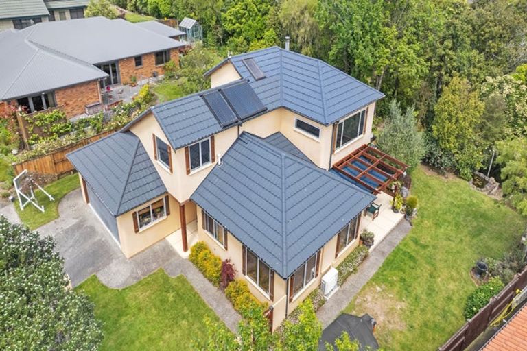 Photo of property in 29 La Lena Grove, Fitzherbert, Palmerston North, 4410