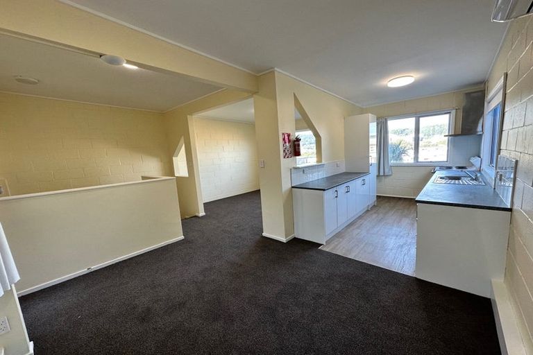 Photo of property in Carillion/the Knoll, 33 Thompson Street, Mount Cook, Wellington, 6011