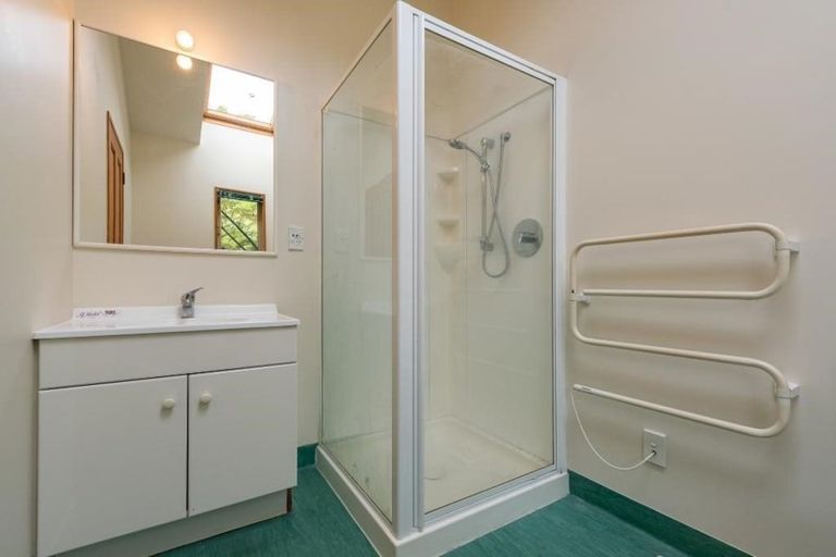 Photo of property in 2a Leslie Street, Wadestown, Wellington, 6012