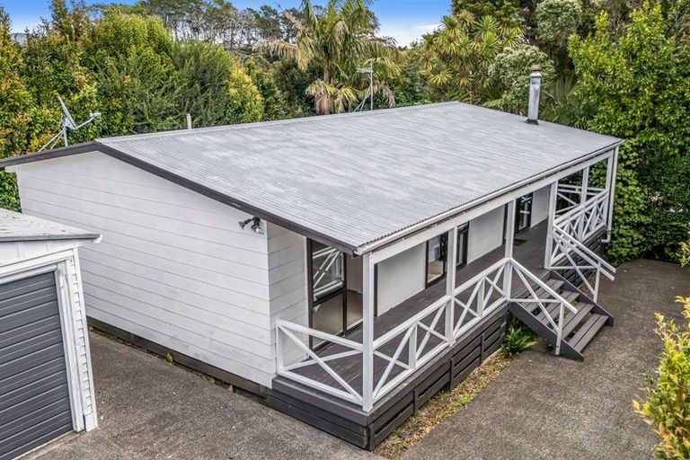 Photo of property in 1/47 Farquhar Road, Glendene, Auckland, 0602