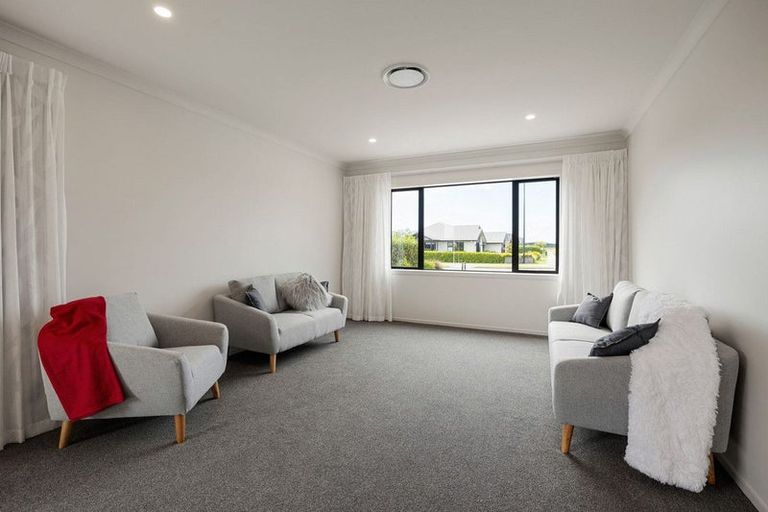 Photo of property in 44 Norfolk Drive, Cambridge, 3434