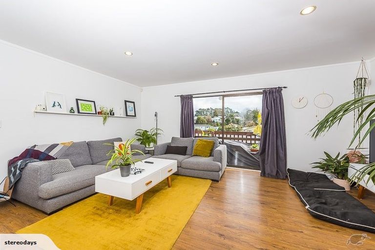 Photo of property in 47a Rehia Road, Massey, Auckland, 0614