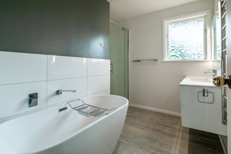 Photo of property in 16 Roick Parade, Glen Eden, Auckland, 0602