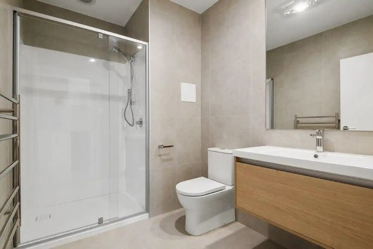 Photo of property in 2/3 Parapara Place, Albany, Auckland, 0632