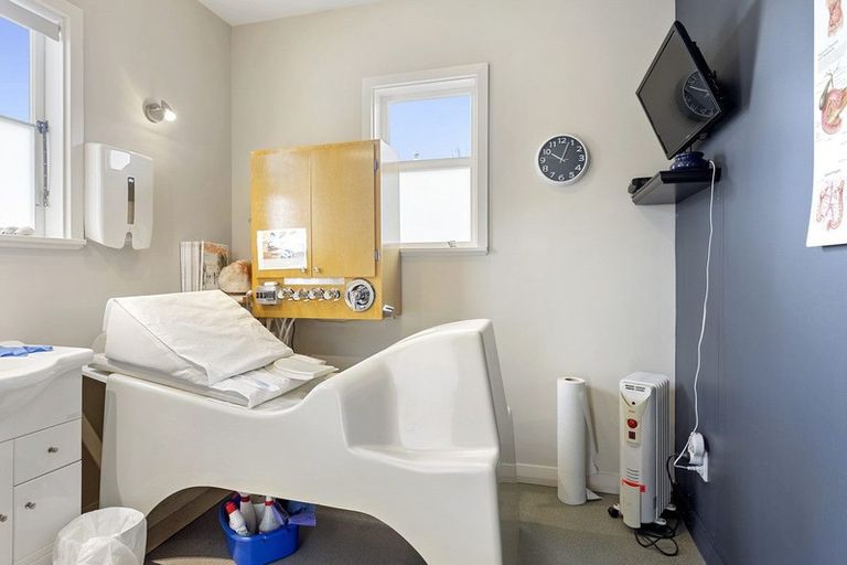 Photo of property in 128 Wilsons Road, Saint Martins, Christchurch, 8022