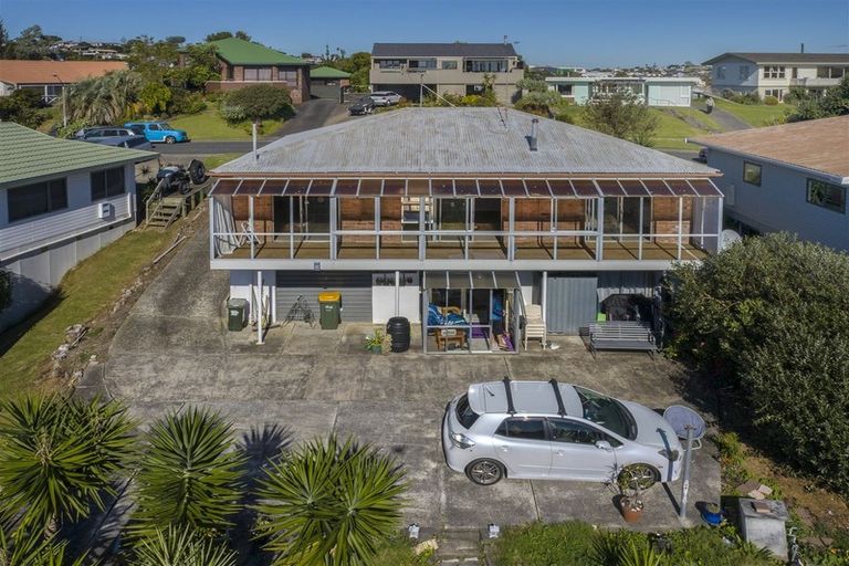 Photo of property in 8 Kathy Terrace, Stanmore Bay, Whangaparaoa, 0932