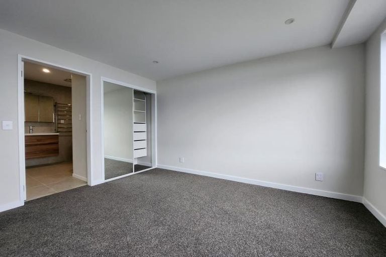 Photo of property in 8/148 Evans Bay Parade, Roseneath, Wellington, 6021