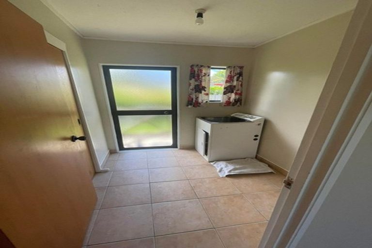 Photo of property in 19 Blacklock Avenue, Henderson, Auckland, 0612