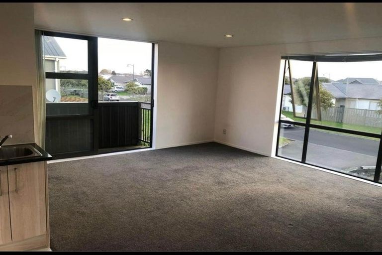 Photo of property in 23 Popokatea Drive, Takanini, 2112