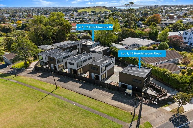 Photo of property in 2/10 Hutchinsons Road, Bucklands Beach, Auckland, 2014