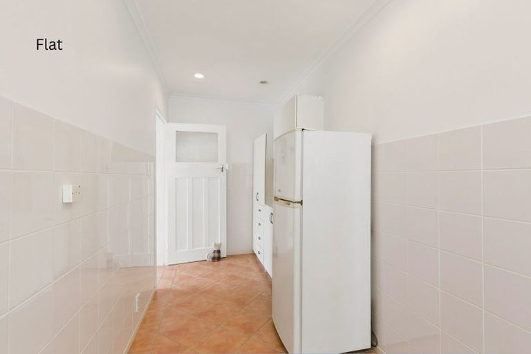 Photo of property in 51 Scarborough Terrace, Mount Victoria, Wellington, 6011