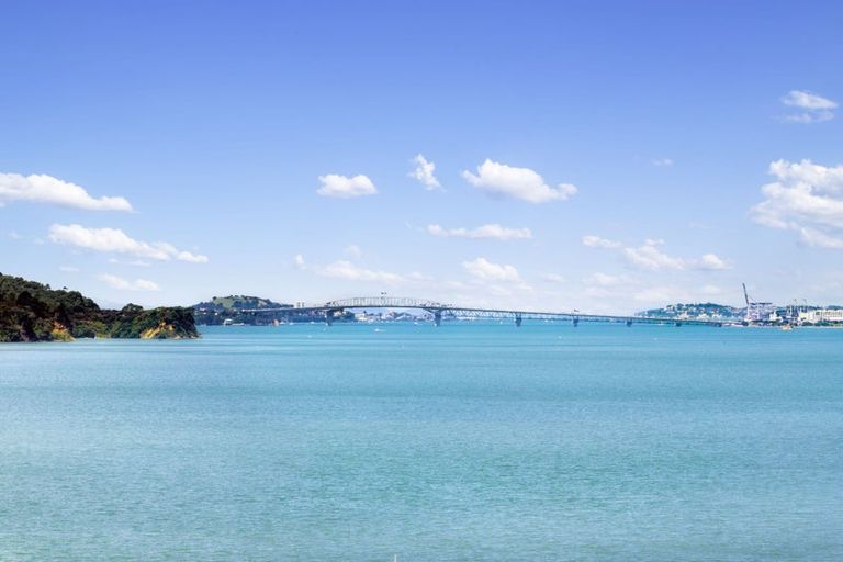 Photo of property in 33a Dawnhaven Drive, Te Atatu Peninsula, Auckland, 0610