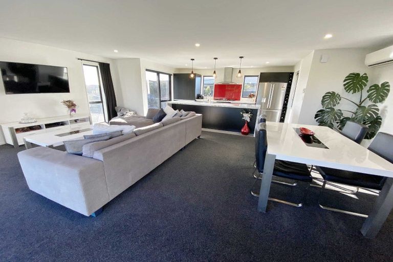 Photo of property in 28 Pistacia Place, Hornby, Christchurch, 8025