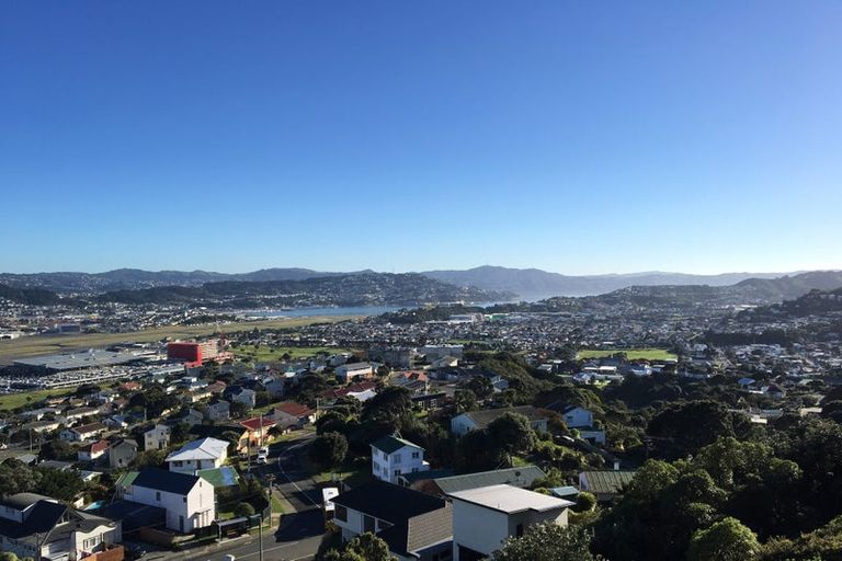 Photo of property in 18a Birkhall Grove, Strathmore Park, Wellington, 6022