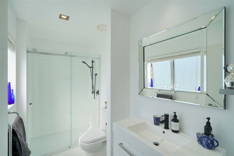 Photo of property in 35b Holly Road, St Albans, Christchurch, 8014