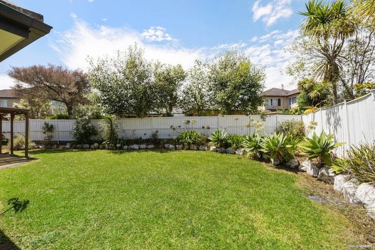Photo of property in 22 Heyington Way, East Tamaki Heights, Auckland, 2016