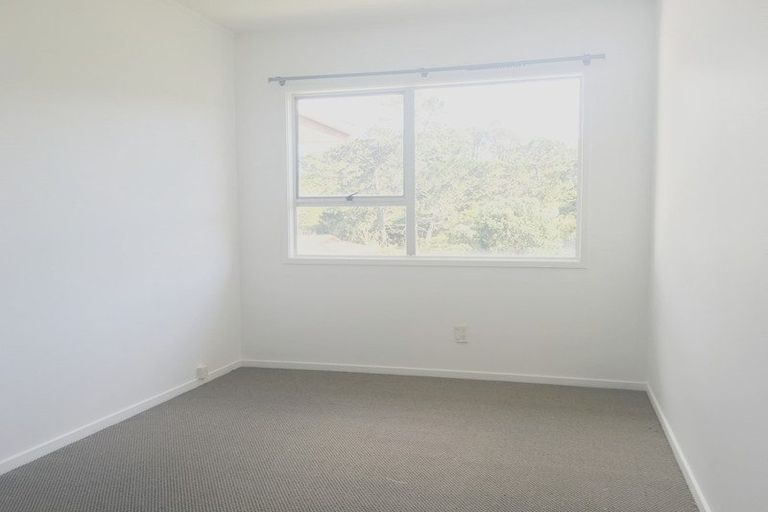 Photo of property in 107 Spinella Drive, Bayview, Auckland, 0629