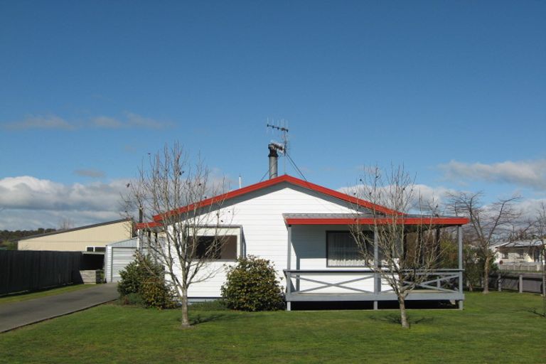 Photo of property in 24 Svenson Road, Waipukurau, 4200
