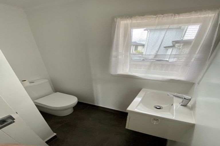 Photo of property in 69 Neil Avenue, Te Atatu Peninsula, Auckland, 0610