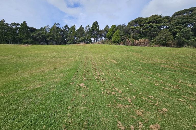 Photo of property in 214a Three Oaks Drive, Dairy Flat, 0794