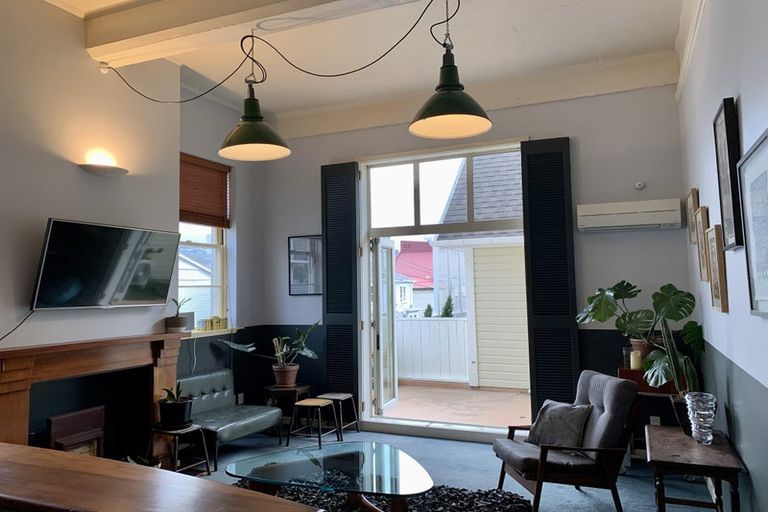 Photo of property in 37u1 Majoribanks Street, Mount Victoria, Wellington, 6011