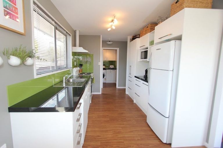 Photo of property in 12 Malabar Crescent, Broomfield, Christchurch, 8042