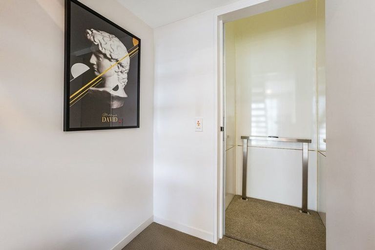 Photo of property in 1/18 Oriental Terrace, Oriental Bay, Wellington, 6011
