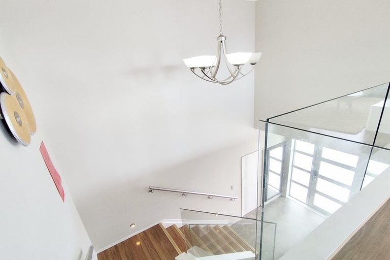 Photo of property in 1a Marina View Drive, Hobsonville, Auckland, 0618