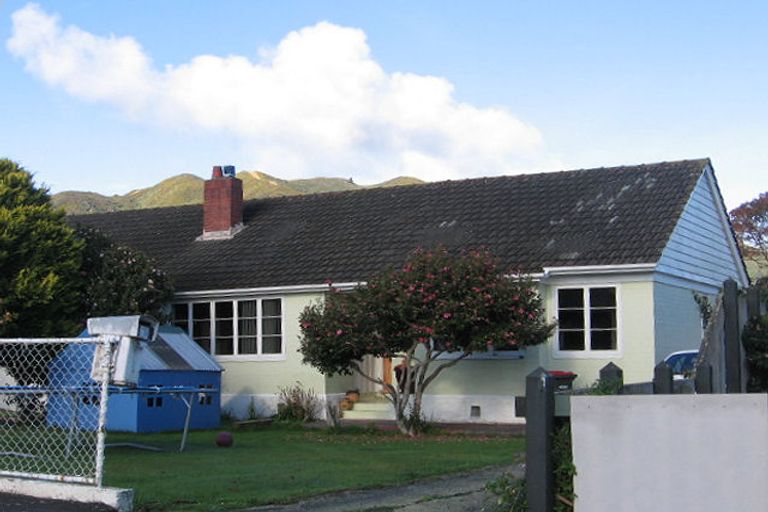 Photo of property in 24 Nile Street, Waterloo, Lower Hutt, 5011