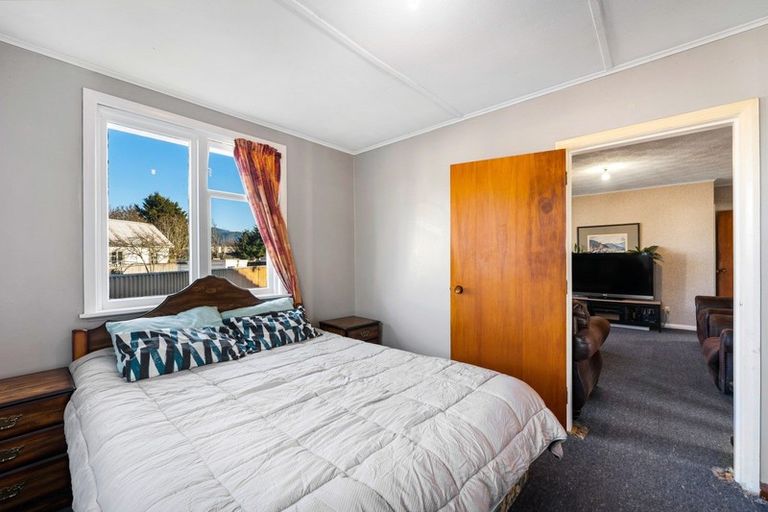 Photo of property in 42 Miro Street, Trentham, Upper Hutt, 5018