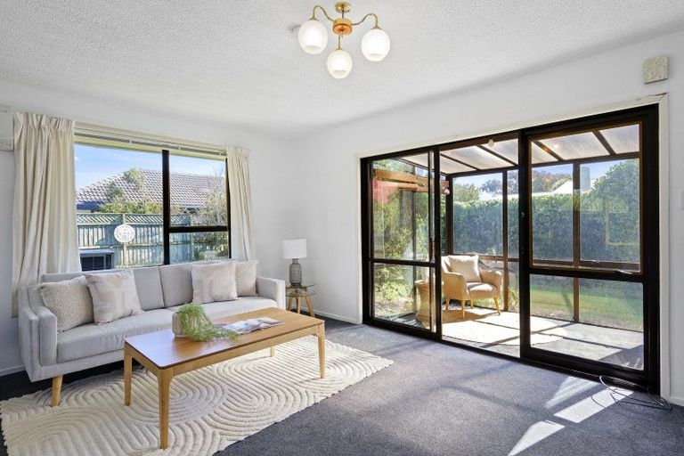 Photo of property in 2/88 Pine Avenue, New Brighton, Christchurch, 8061