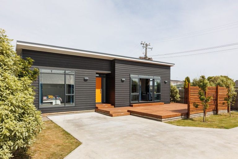 Photo of property in 35 Fairs Road, Milson, Palmerston North, 4414