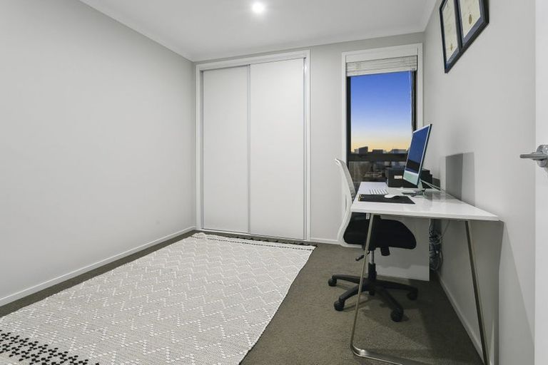 Photo of property in 12 Rangihina Road, Hobsonville, Auckland, 0616