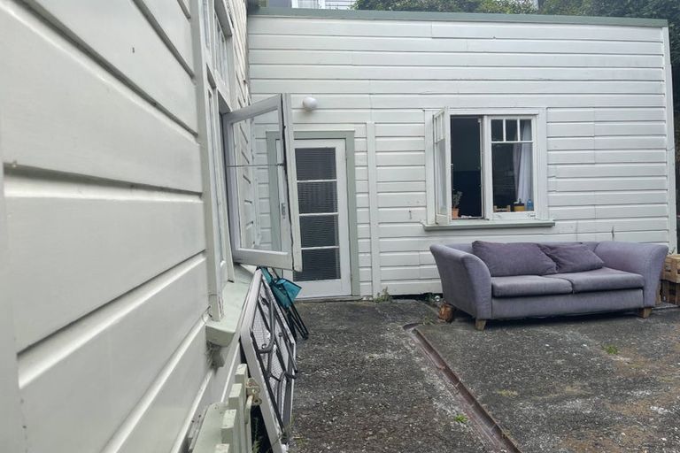 Photo of property in 42 Hohiria Road, Hataitai, Wellington, 6021