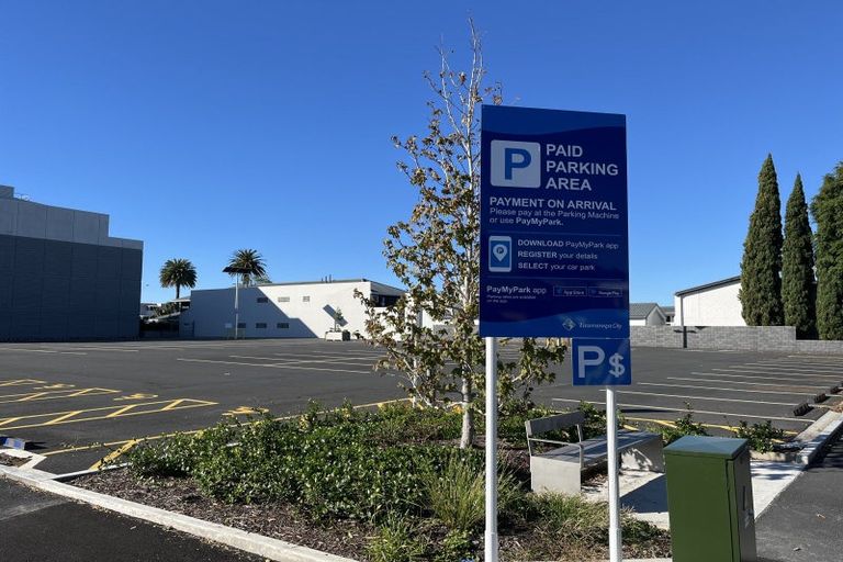 Photo of property in 204a Devonport Road, Tauranga, 3110