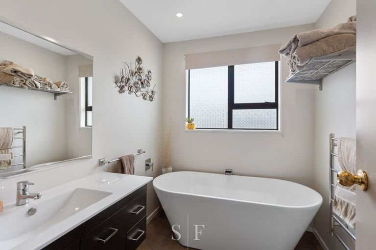 Photo of property in 33 Olive Terrace, Paraparaumu Beach, Paraparaumu, 5032
