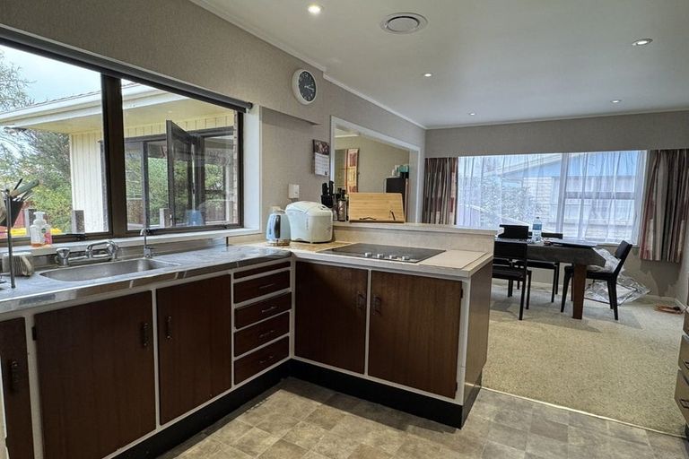 Photo of property in 8 Sandalwood Drive, Dinsdale, Hamilton, 3204