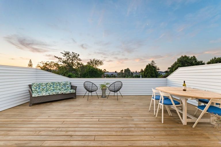 Photo of property in 23b Woodglen Road, Glen Eden, Auckland, 0602