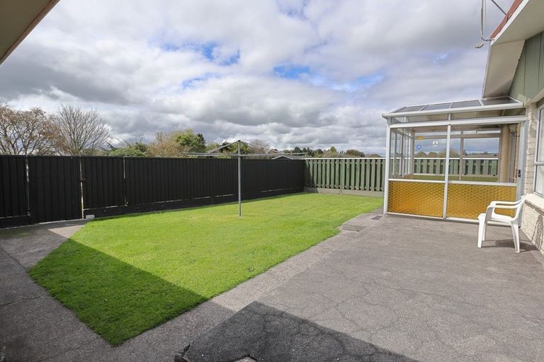 Photo of property in 16 Oberon Street, Stratford, 4332