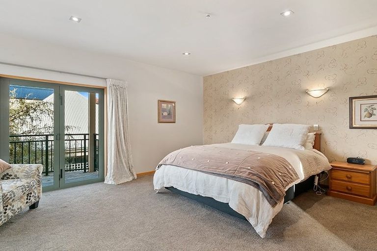 Photo of property in 15 Morrows Mead, Wanaka, 9305