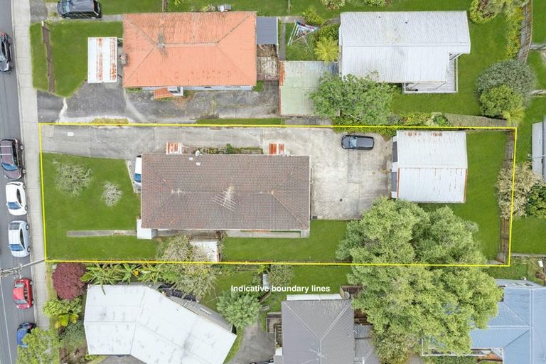Photo of property in 2/180 Archers Road, Glenfield, Auckland, 0629