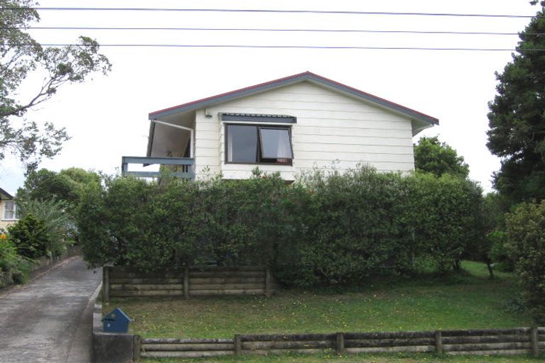 Photo of property in 1/11 Park Road, Glenfield, Auckland, 0629