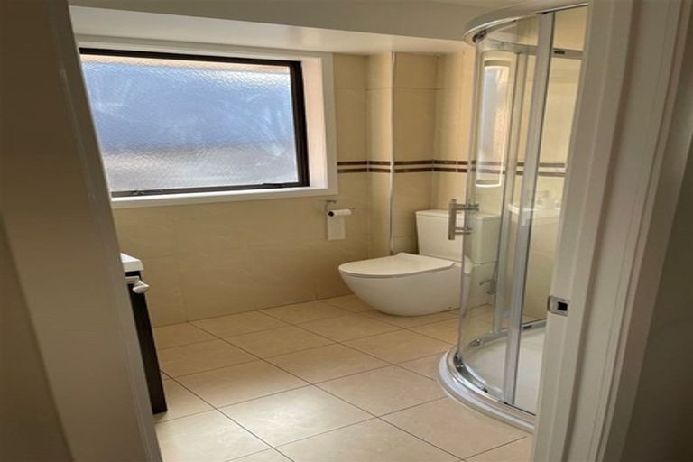 Photo of property in 8 Gordon Stanley Drive, Massey, Auckland, 0614