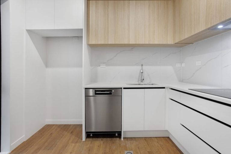 Photo of property in 4/196 Royal Road, Massey, Auckland, 0614