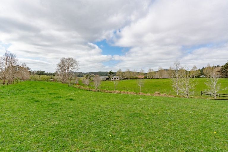 Photo of property in 255 Ararimu Valley Road, Helensville, Waimauku, 0882