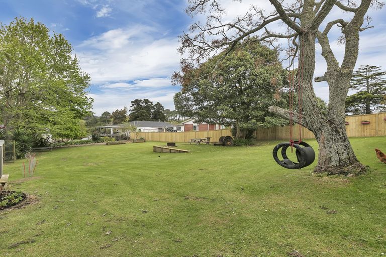 Photo of property in 43 Maude Street, Riverhead, 0820